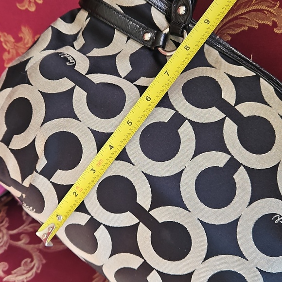 Coach Black and Cream Shoulder Bag - Picture 6 of 16